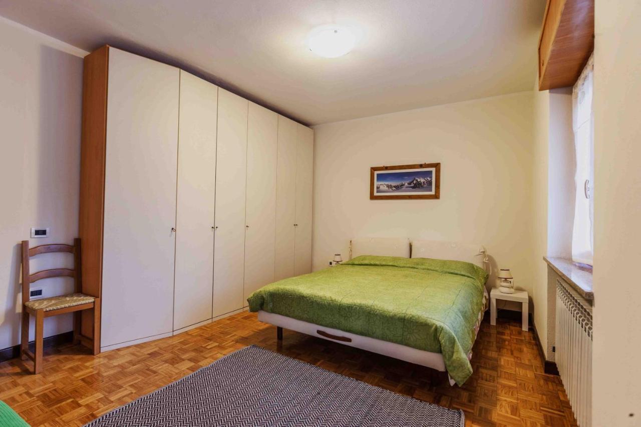 Casa Alpina - Appartamento Aosta Bagian luar foto